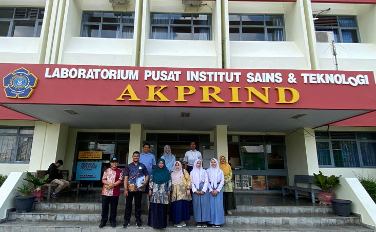 Eksplorasi Pembelajaran Praktis: Pengalaman Praktek Kerja Lapangan Siswa SMK SMTI Yogyakarta di Laboratorium Kimia Analisis